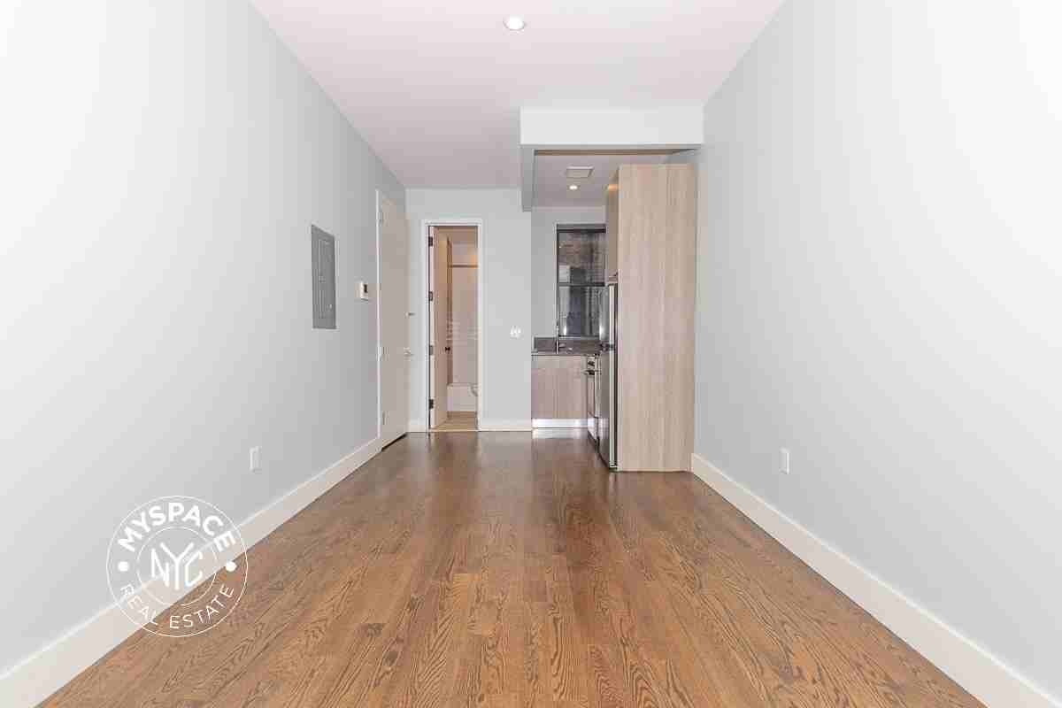 903 Saint Johns Pl #1D - Photo 4 of 7