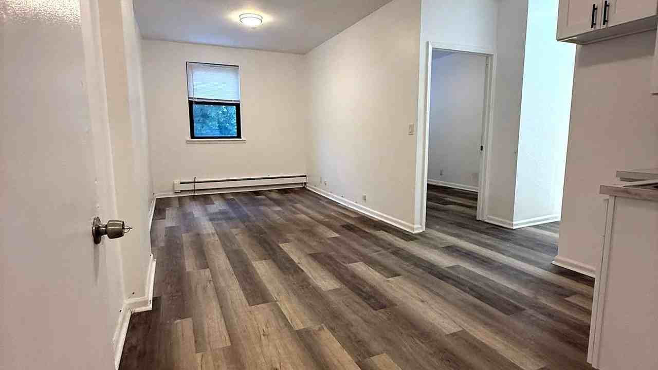 824 Mcdonald Ave #2 - Photo 5 of 6