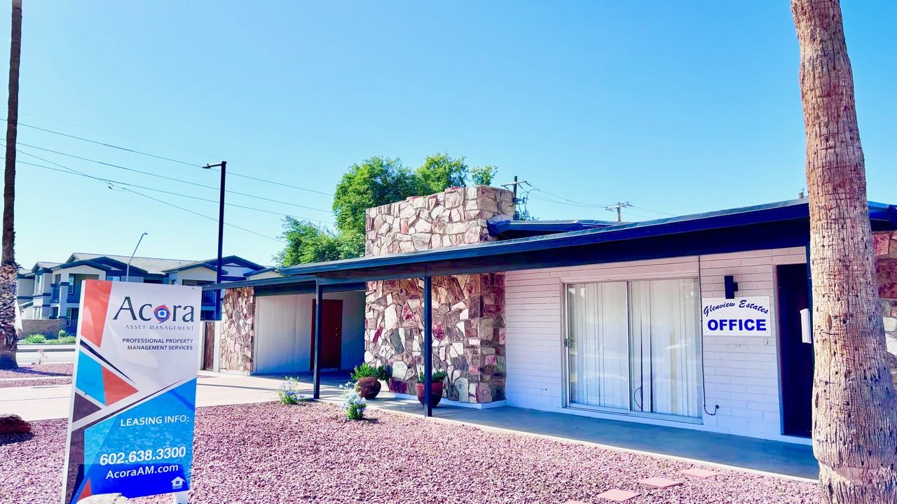 7024 N 76th Ave #3 - Photo 2 of 33