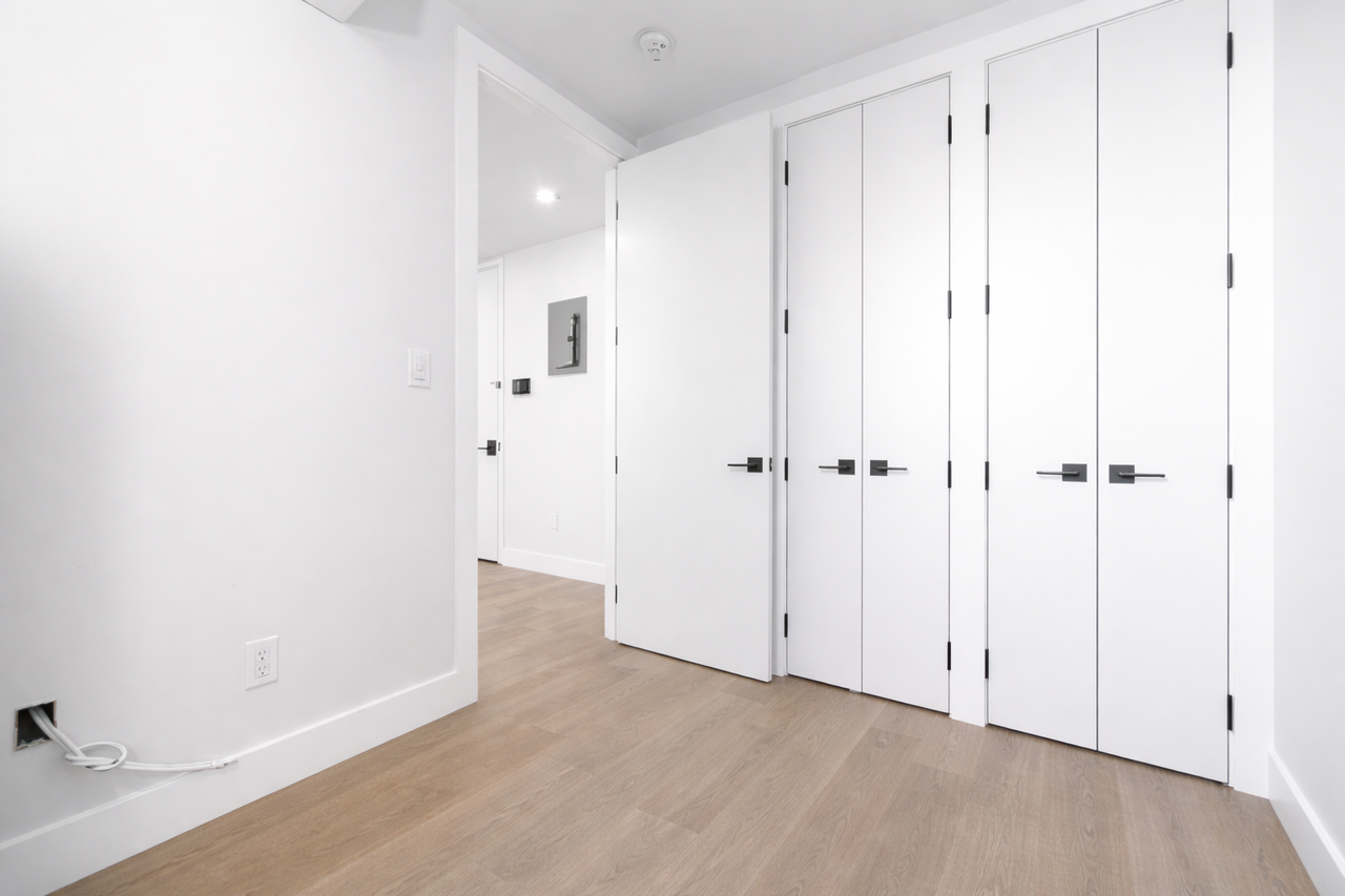 727 Dekalb Ave #3 - Photo 3 of 7