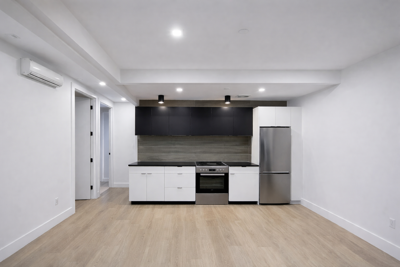 727 Dekalb Ave #3 - Photo 6 of 7