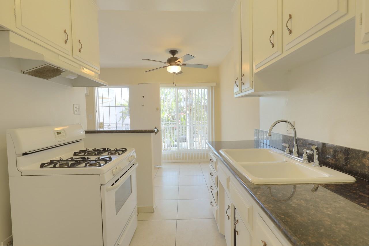 4808 Riverton Ave #7 - Photo 5 of 7