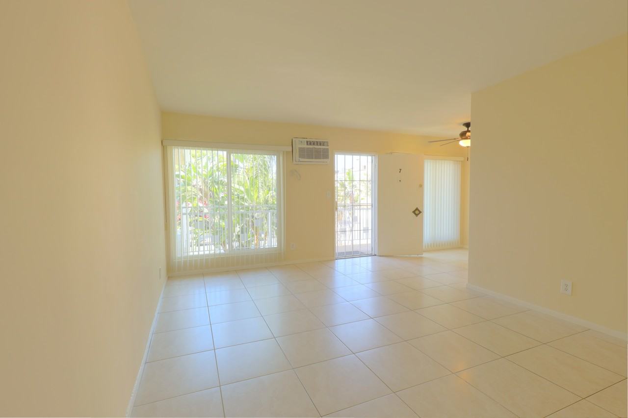 4808 Riverton Ave #7 - Photo 6 of 7