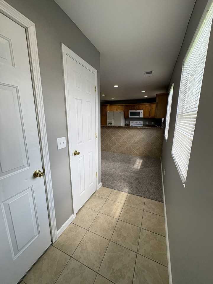 1106 Spring Valley Dr #B - Photo 2 of 16