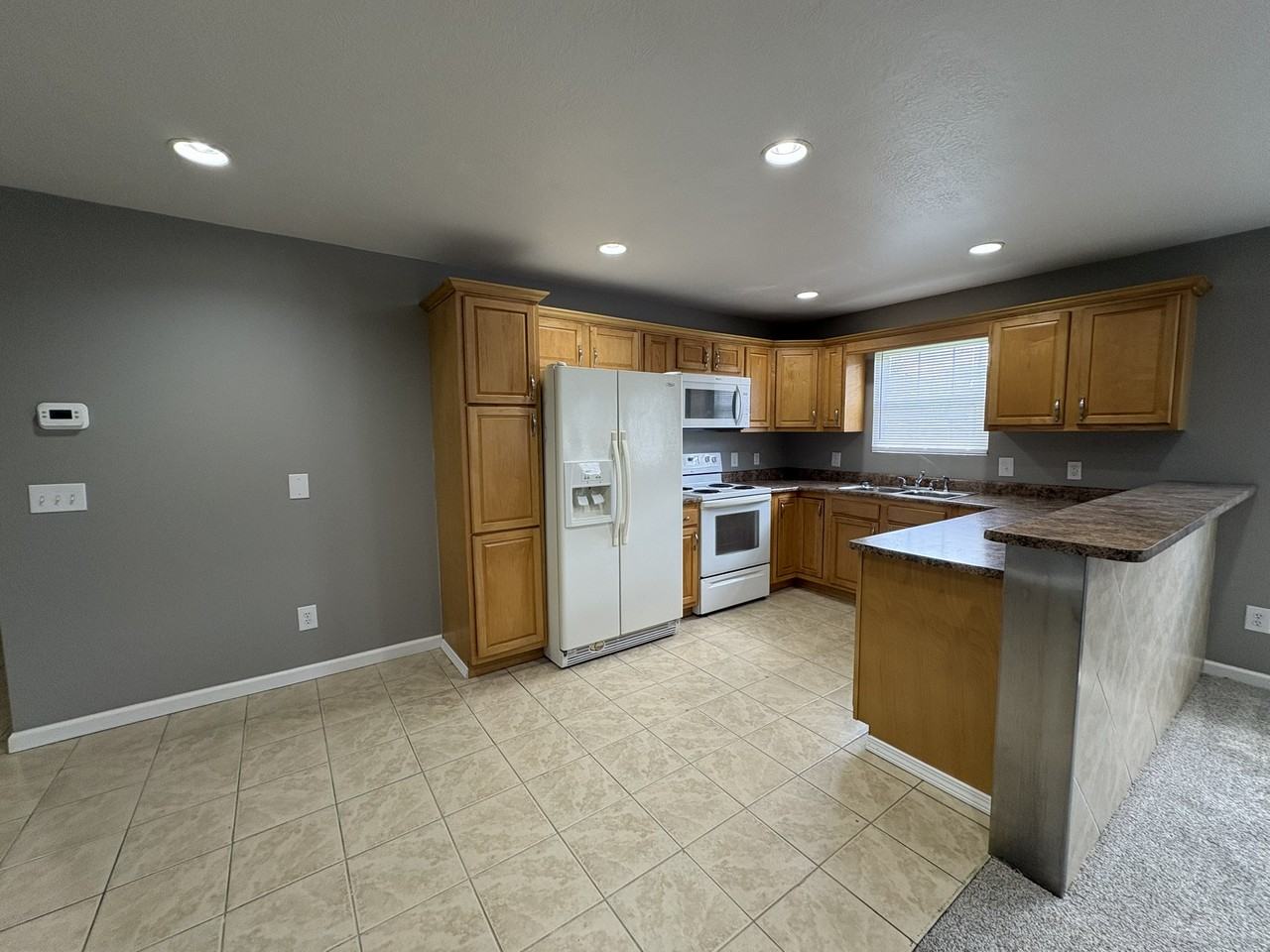 1106 Spring Valley Dr #B - Photo 5 of 16