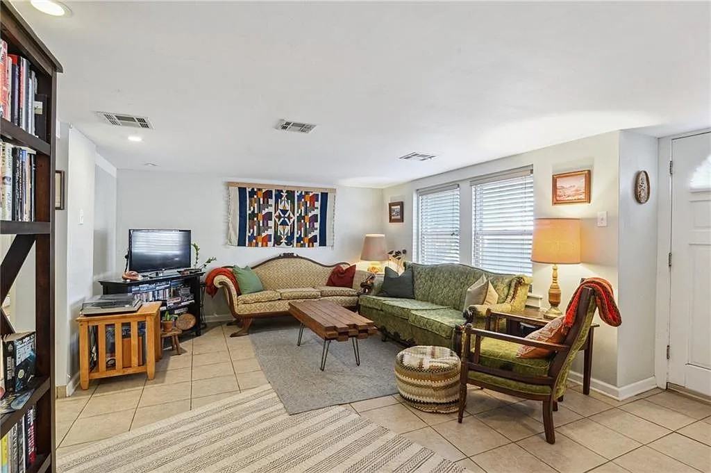 1506 Treasure St #1506 - Photo 5 of 10