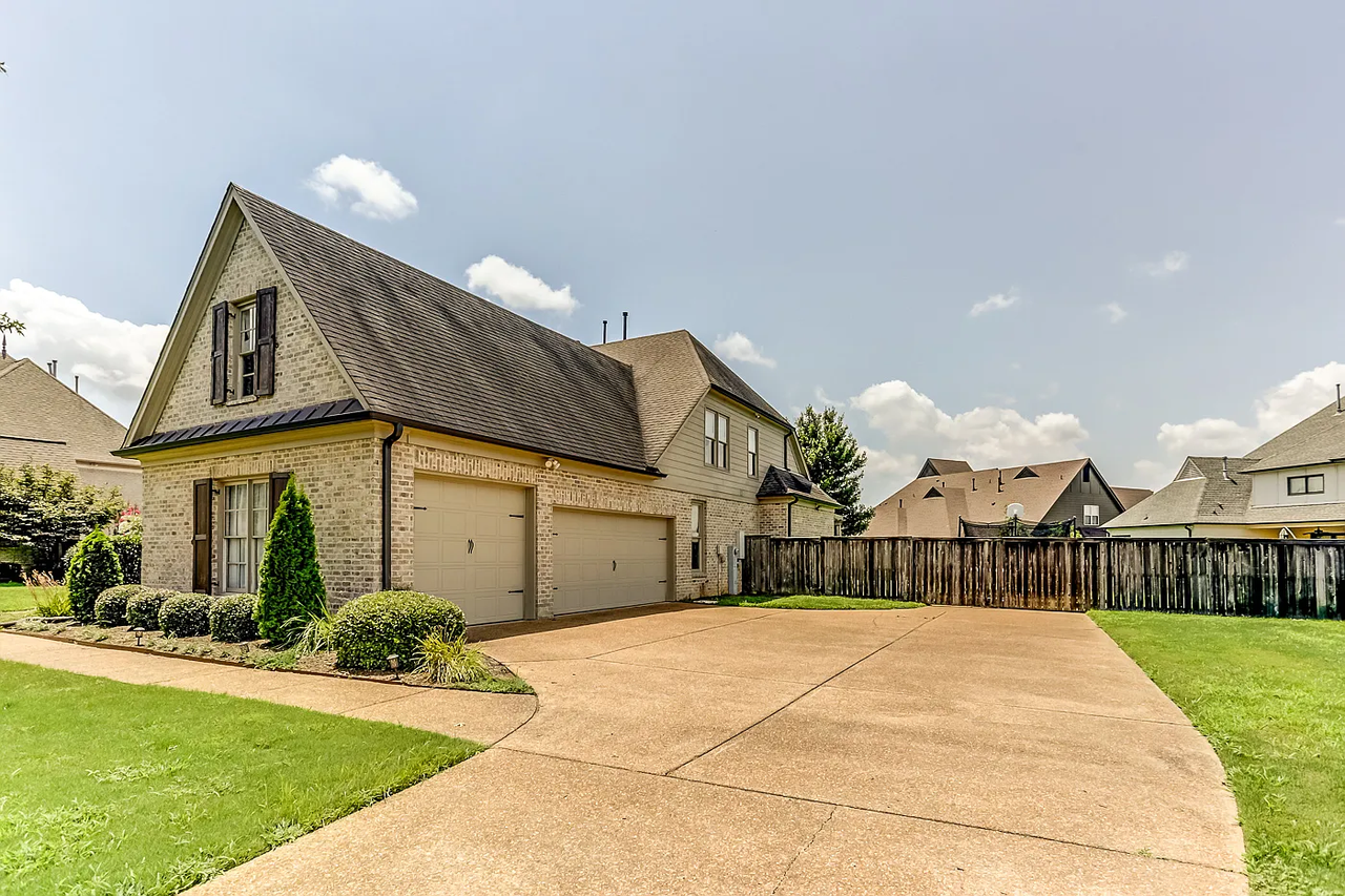 4445 Whisperwoods Dr #NA - Photo 2 of 16