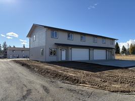 featured image of 412 W 1st St #A