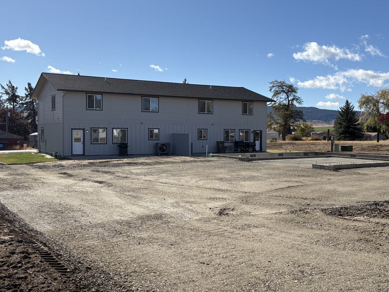 412 W 1st St #A - Photo 2 of 32