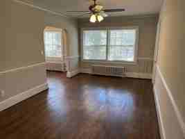 featured image of 906 Clarendon St #4