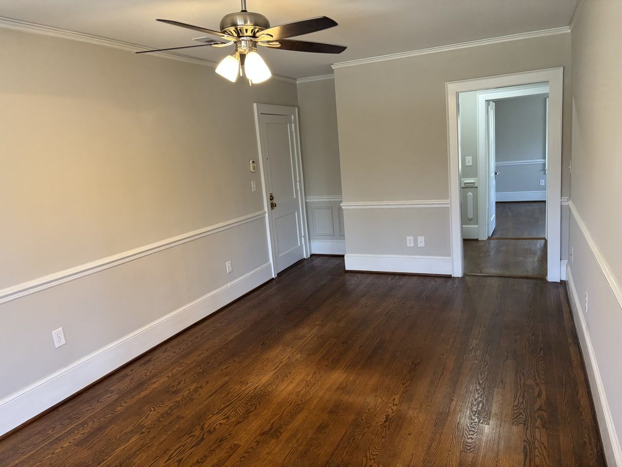 906 Clarendon St #4 - Photo 2 of 12