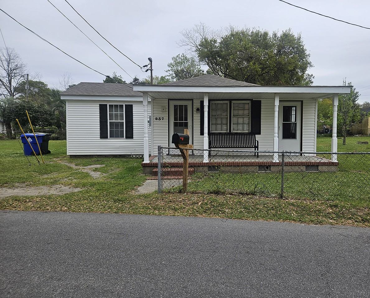 837 Sycamore Ave #NA - Photo 3 of 16