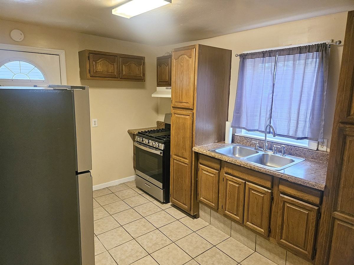 837 Sycamore Ave #NA - Photo 4 of 16