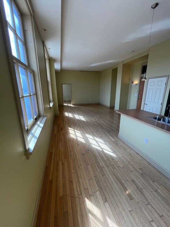 2341 Carnegie Ave #301 - Photo 5 of 11