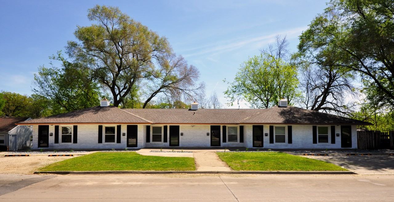 915 28th St #925 - Photo 2 of 12