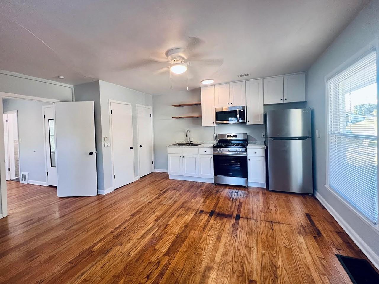 915 28th St #925 - Photo 5 of 12