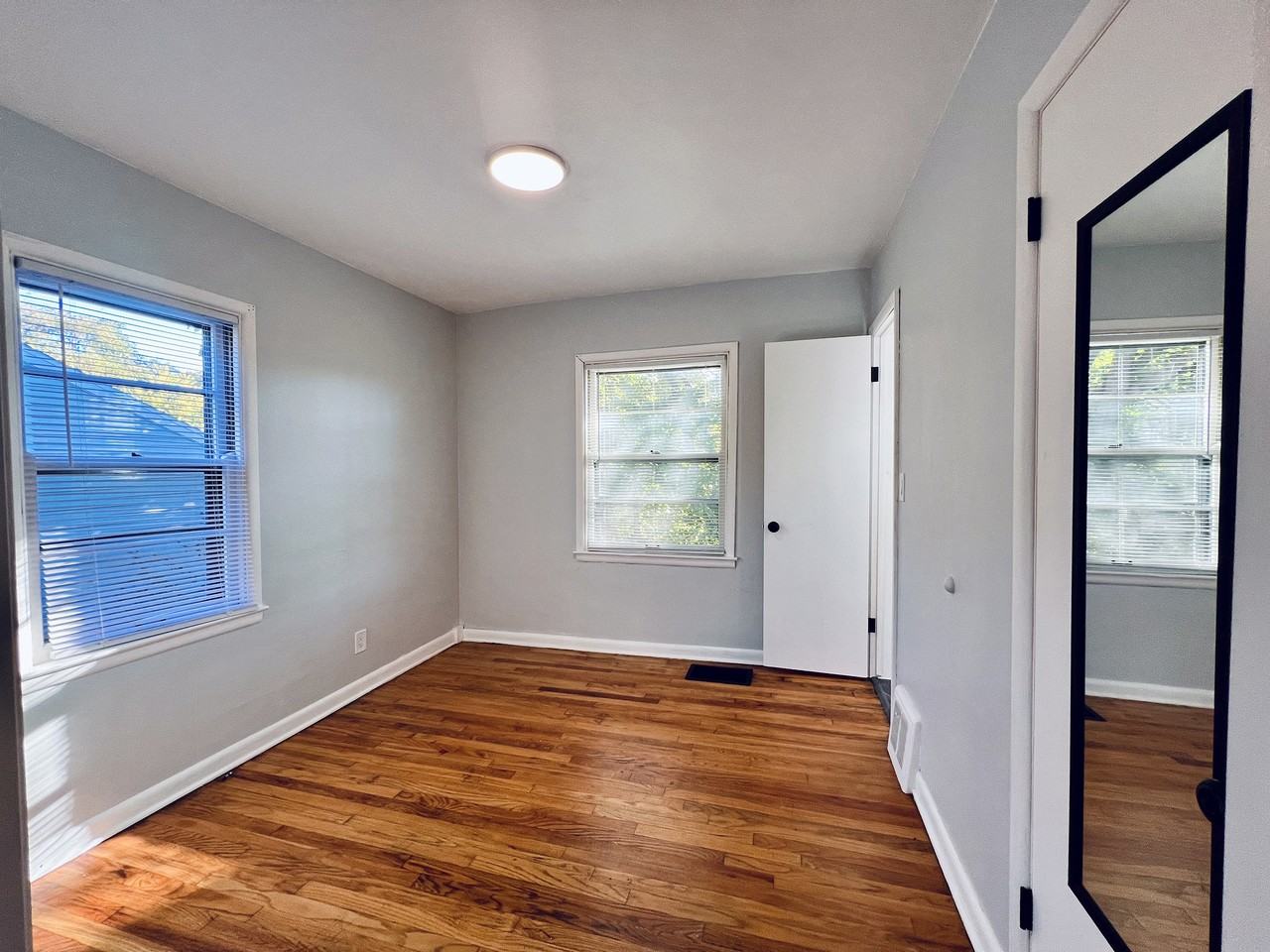 915 28th St #925 - Photo 7 of 12