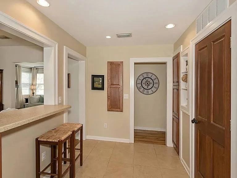 4204 Pinewood Ave #NA - Photo 2 of 8