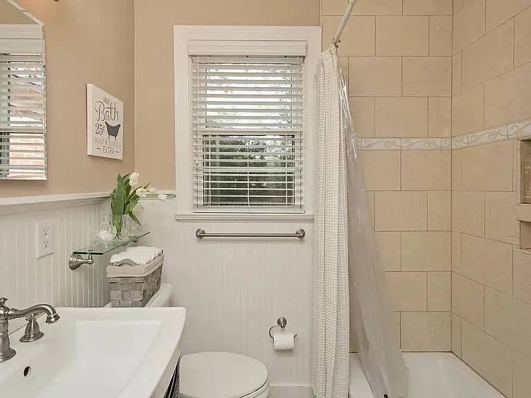 4204 Pinewood Ave #NA - Photo 6 of 8