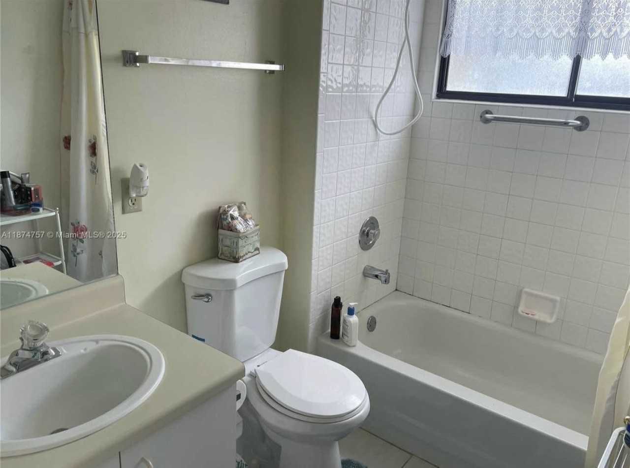 N Lauderdale Ave #NA - Photo 3 of 6