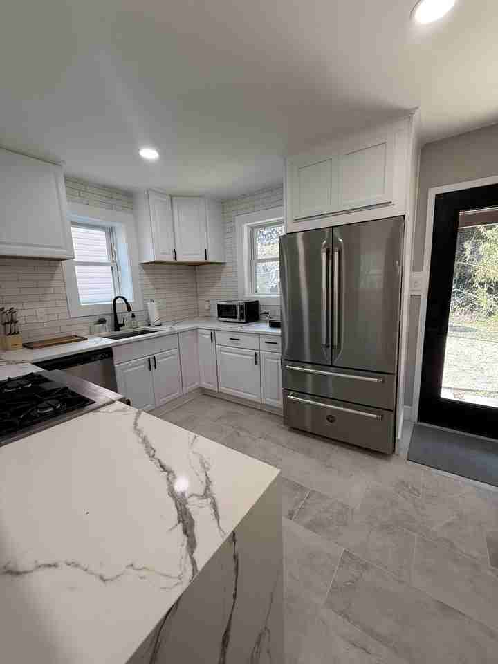 2121 32nd Pl Se #MAIN - Photo 4 of 20