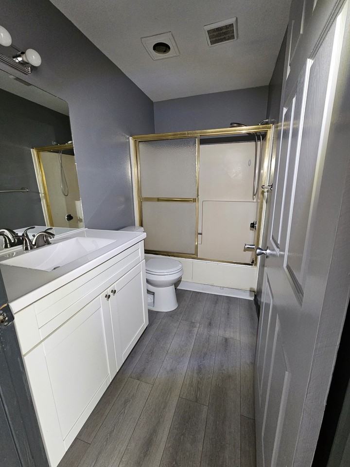 6827 Laurel Canyon Blvd #6 - Photo 4 of 14