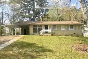 featured image of 2407 Cresta Dr