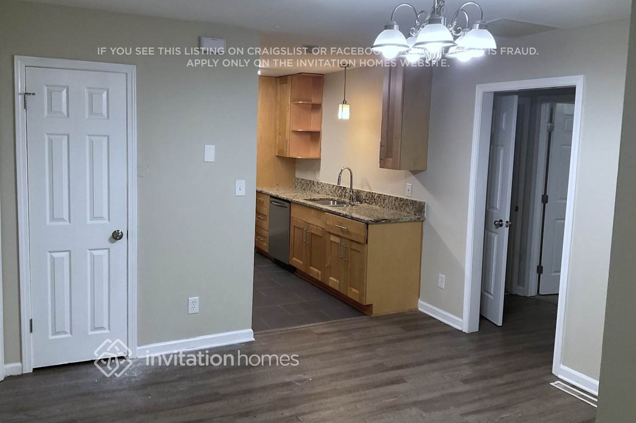 2407 Cresta Dr - Photo 3 of 20