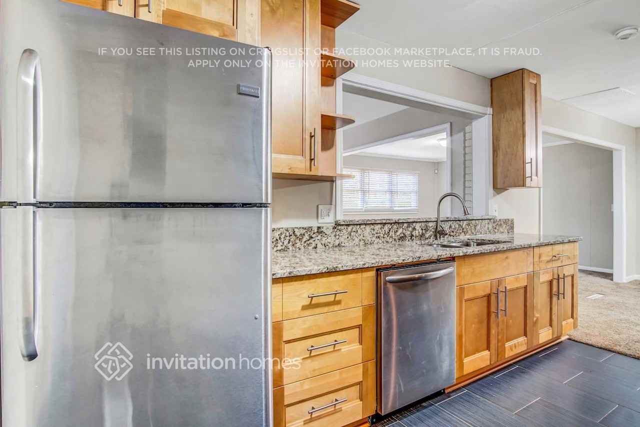 2407 Cresta Dr - Photo 5 of 20