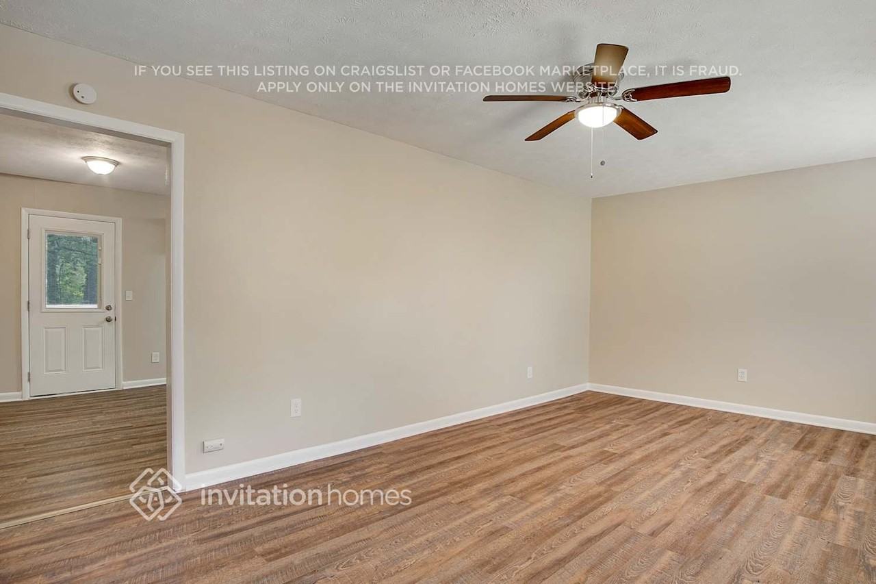 3091 Orbit Cir - Photo 2 of 21