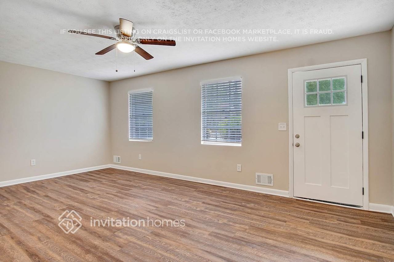 3091 Orbit Cir - Photo 3 of 21