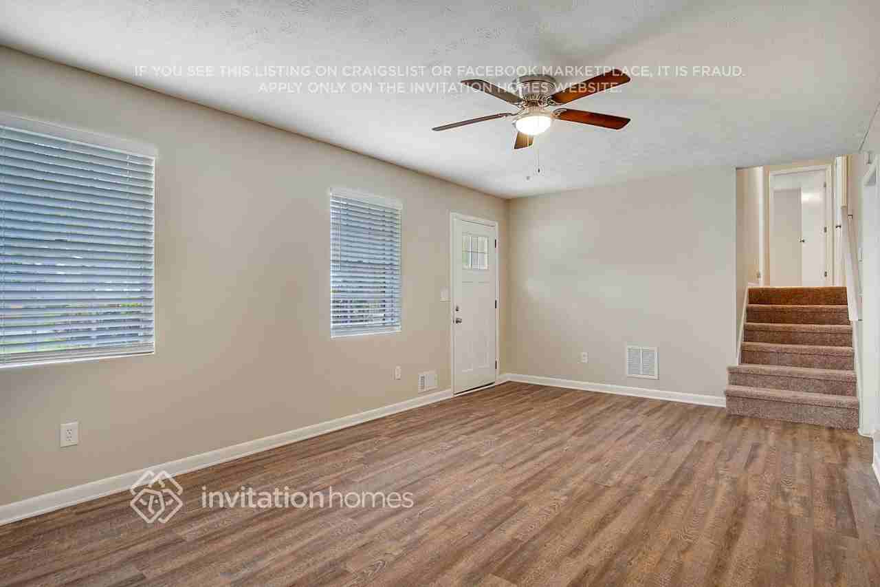 3091 Orbit Cir - Photo 4 of 21
