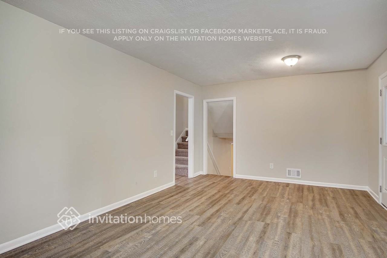 3091 Orbit Cir - Photo 6 of 21