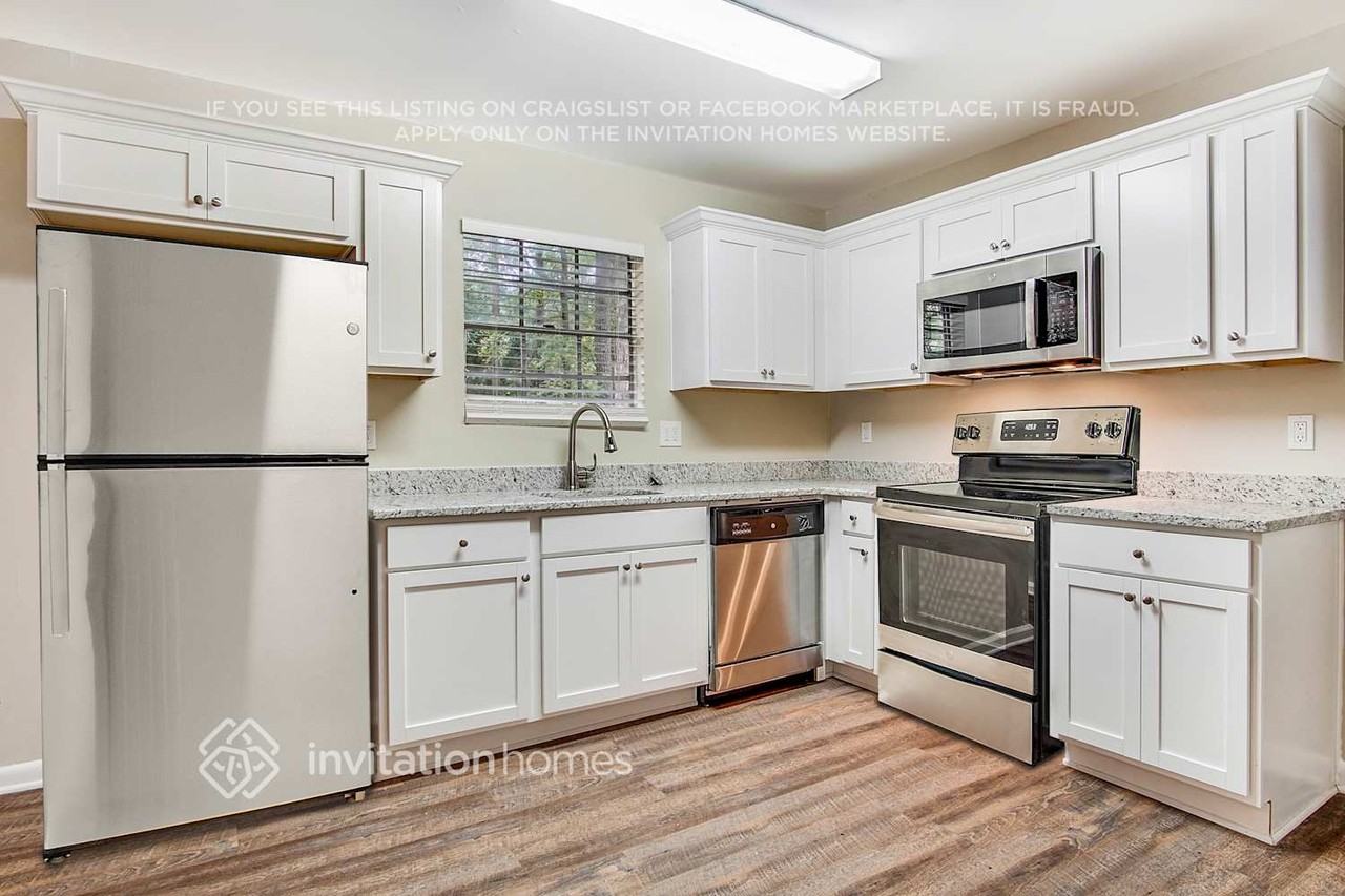 3091 Orbit Cir - Photo 7 of 21