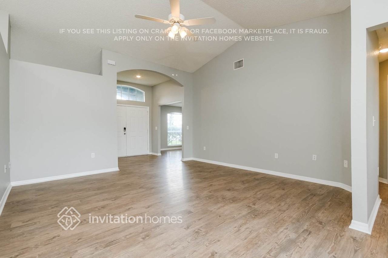 331 Cloverdale Rd - Photo 3 of 17