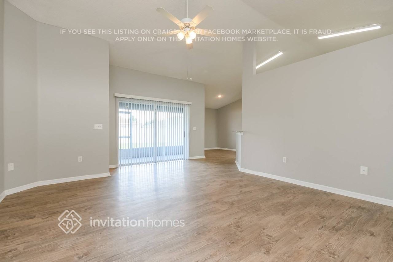 331 Cloverdale Rd - Photo 4 of 17