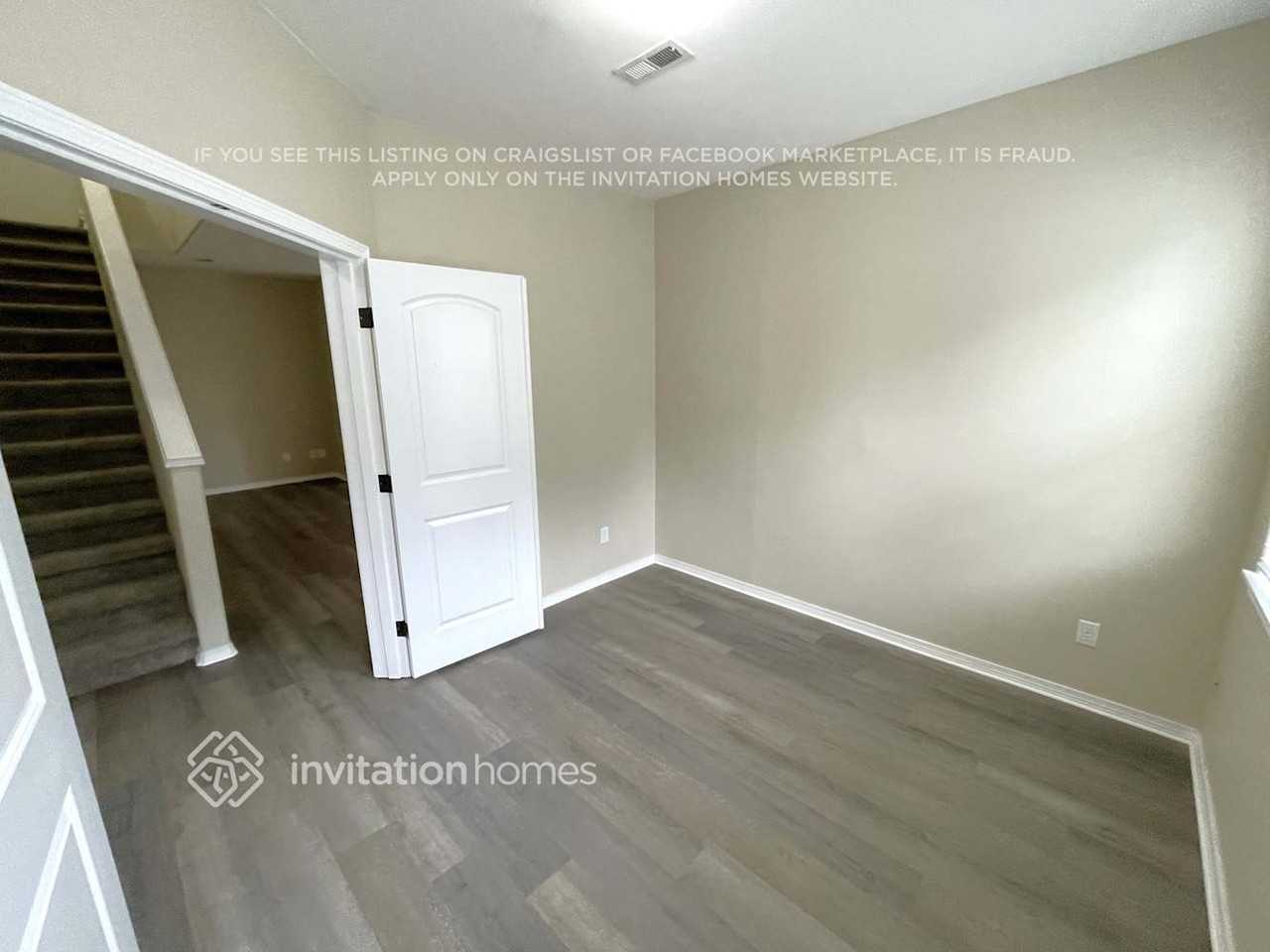 18133 76th Ave E - Photo 7 of 36