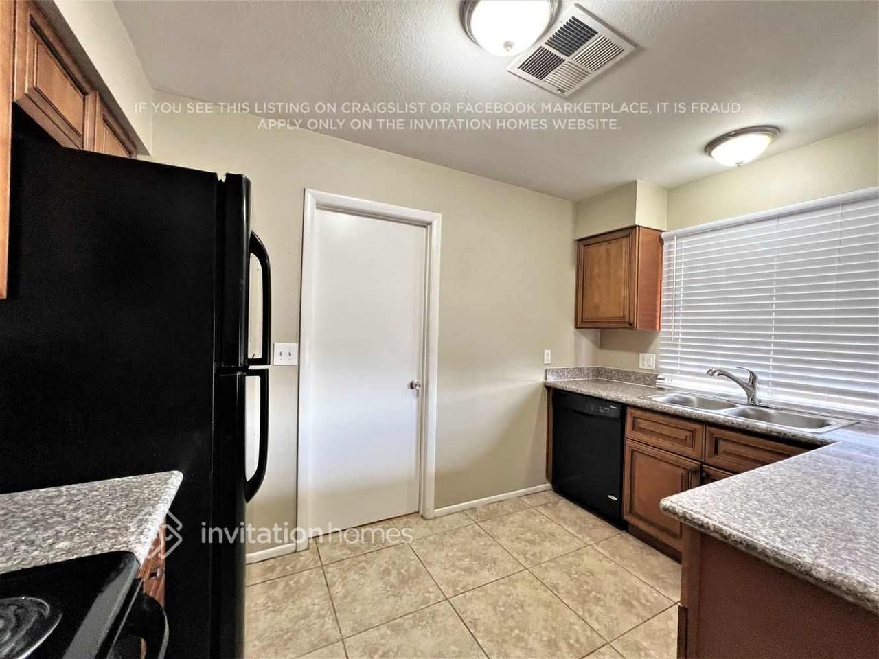 4649 W Hubbell St - Photo 4 of 15