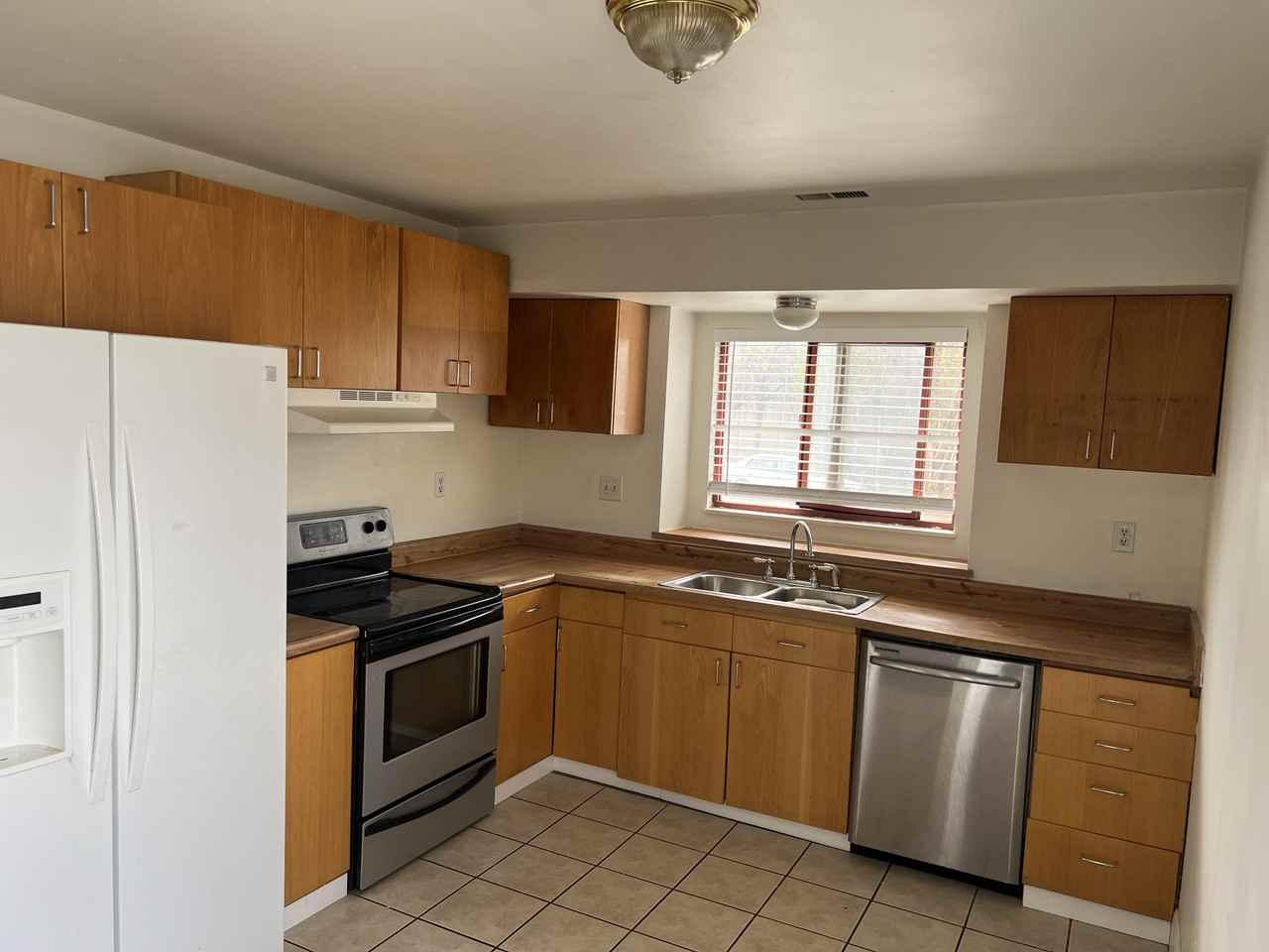 1043 Mazatlan Cir #A - Photo 2 of 12