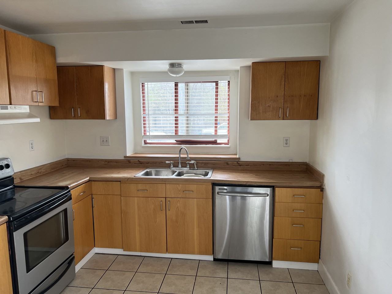 1043 Mazatlan Cir #A - Photo 4 of 12