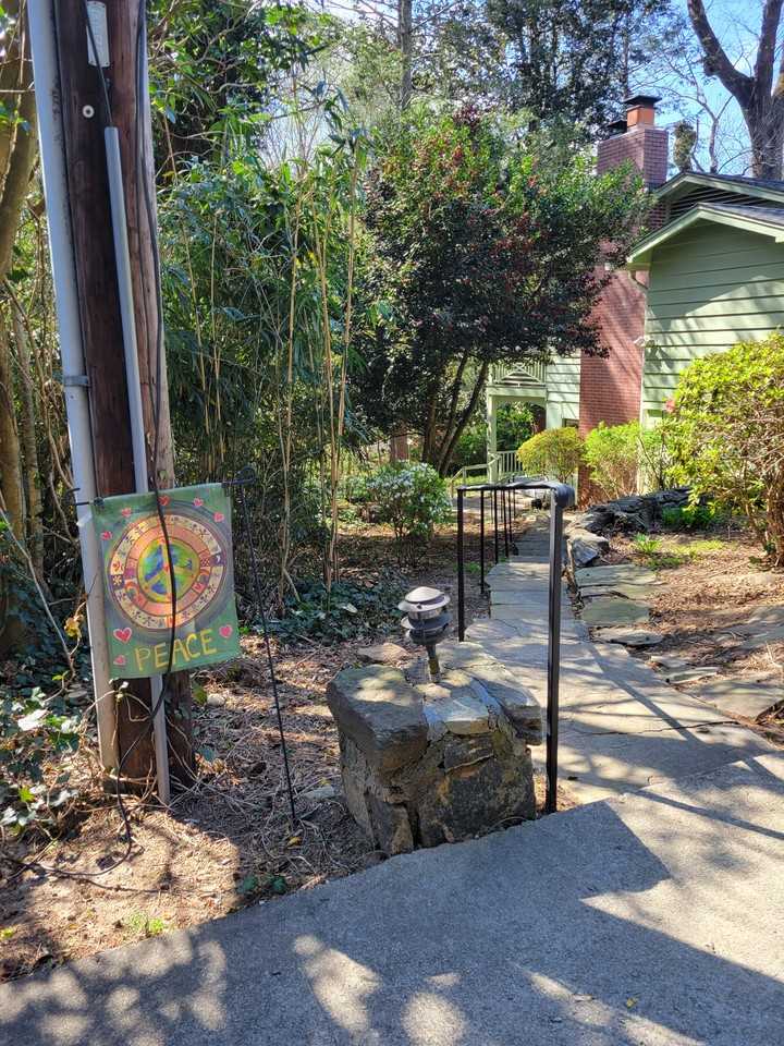 55 Laurel Ave #B - Photo 2 of 11