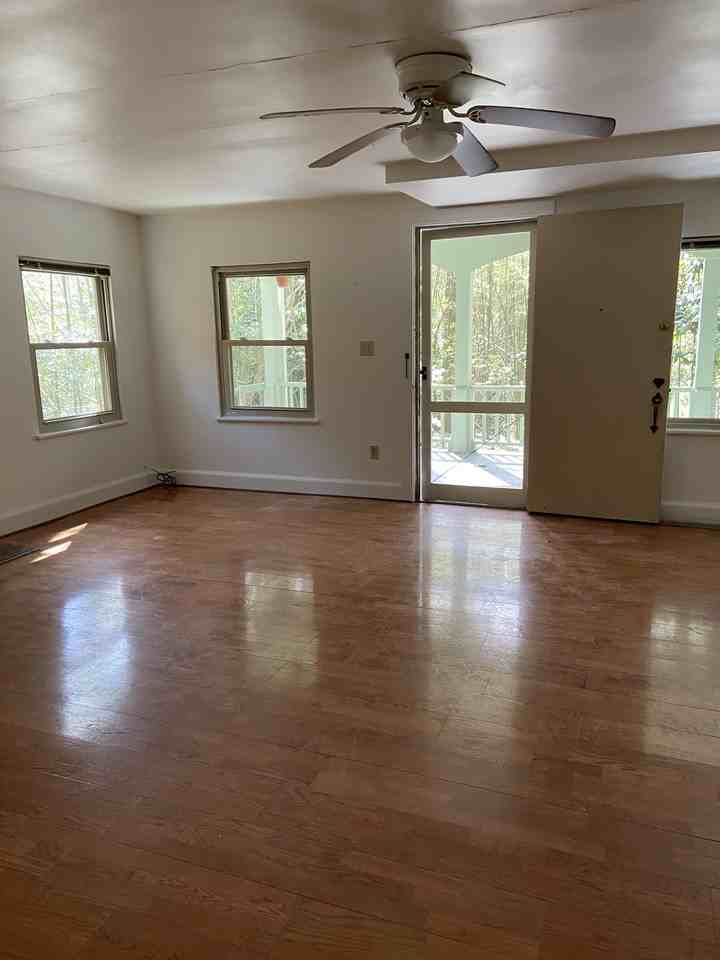 55 Laurel Ave #B - Photo 4 of 11