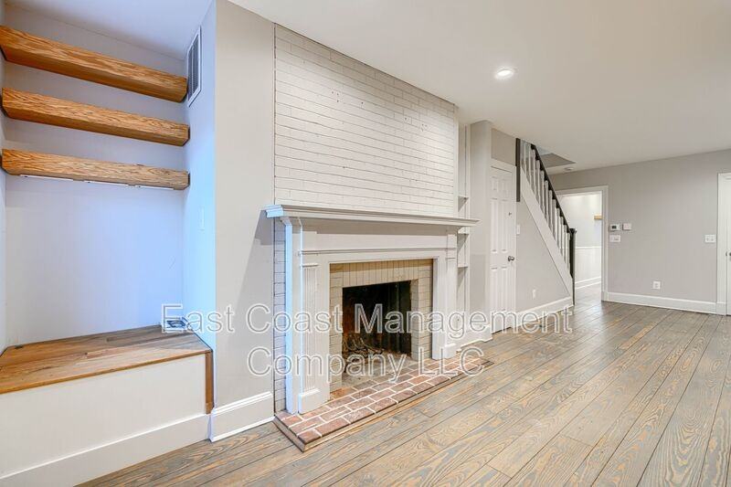 724 S Hanover St - Photo 4 of 27