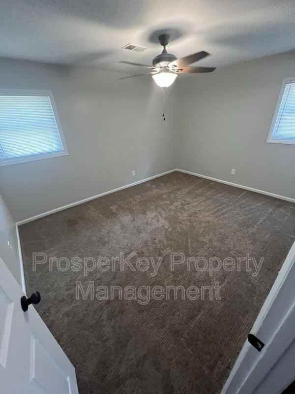 3025 Foresthill Dr - Photo 2 of 14