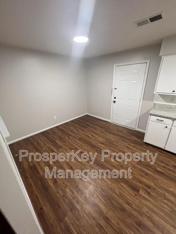 3025 Foresthill Dr - Photo 6 of 14