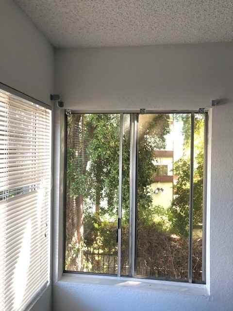 5320 Whitsett Ave #10 - Photo 6 of 32