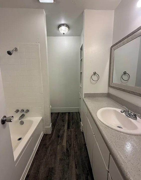 500 E 31st St #108 - Photo 2 of 4