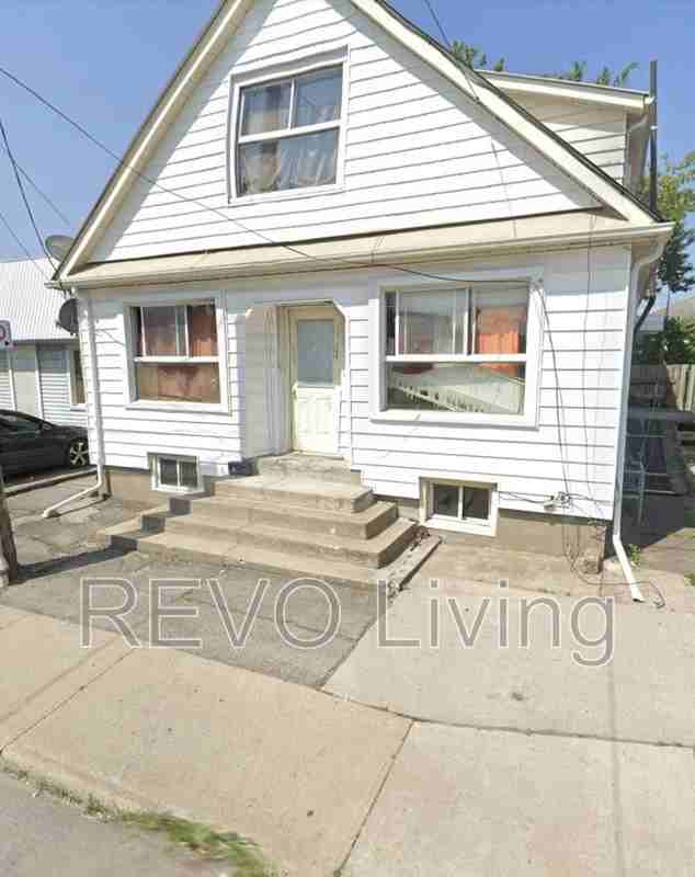 131 Vine St S #4 - Photo 5 of 5