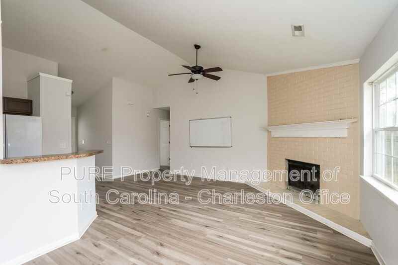 8684 Elsinore Ct - Photo 3 of 20