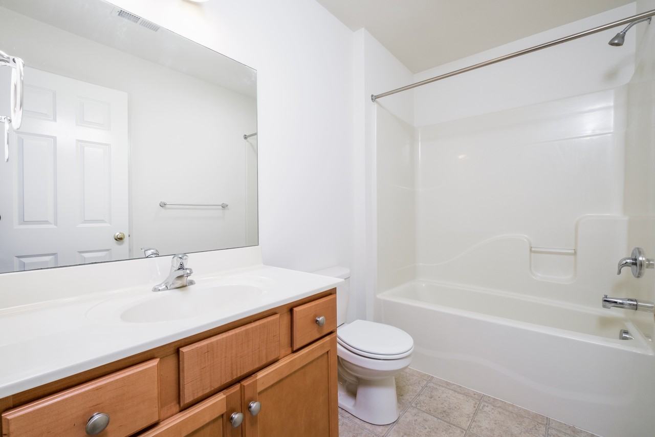 417 College Manor Ave - Photo 4 of 9